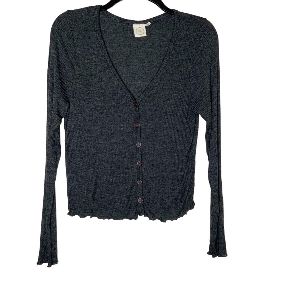 LIVE in the Moment-lightweight long sleeve top. Size L